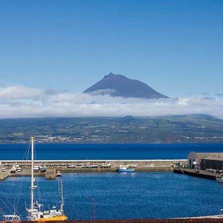 Baia Da Horta *